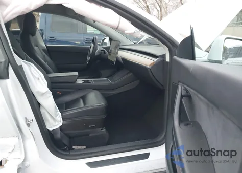 2022 Tesla Model Y Long Range Dual Motor All-Wheel Drive z USA, uszkodzony, nr VIN 7SAYGDEE9NF364519